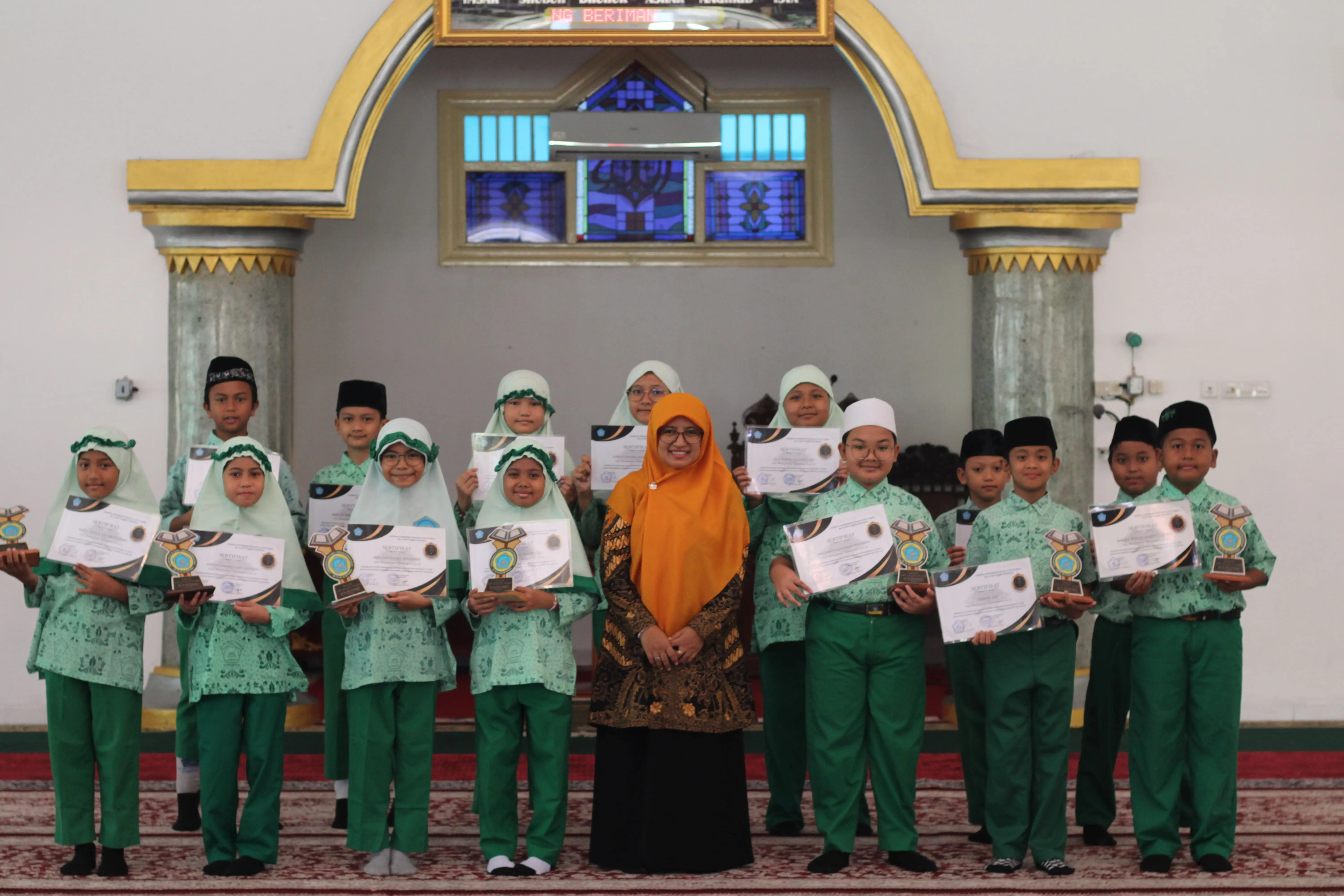 Cover SD Al Muttaqien