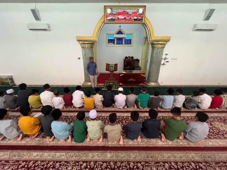 sholat berjama'ah sd